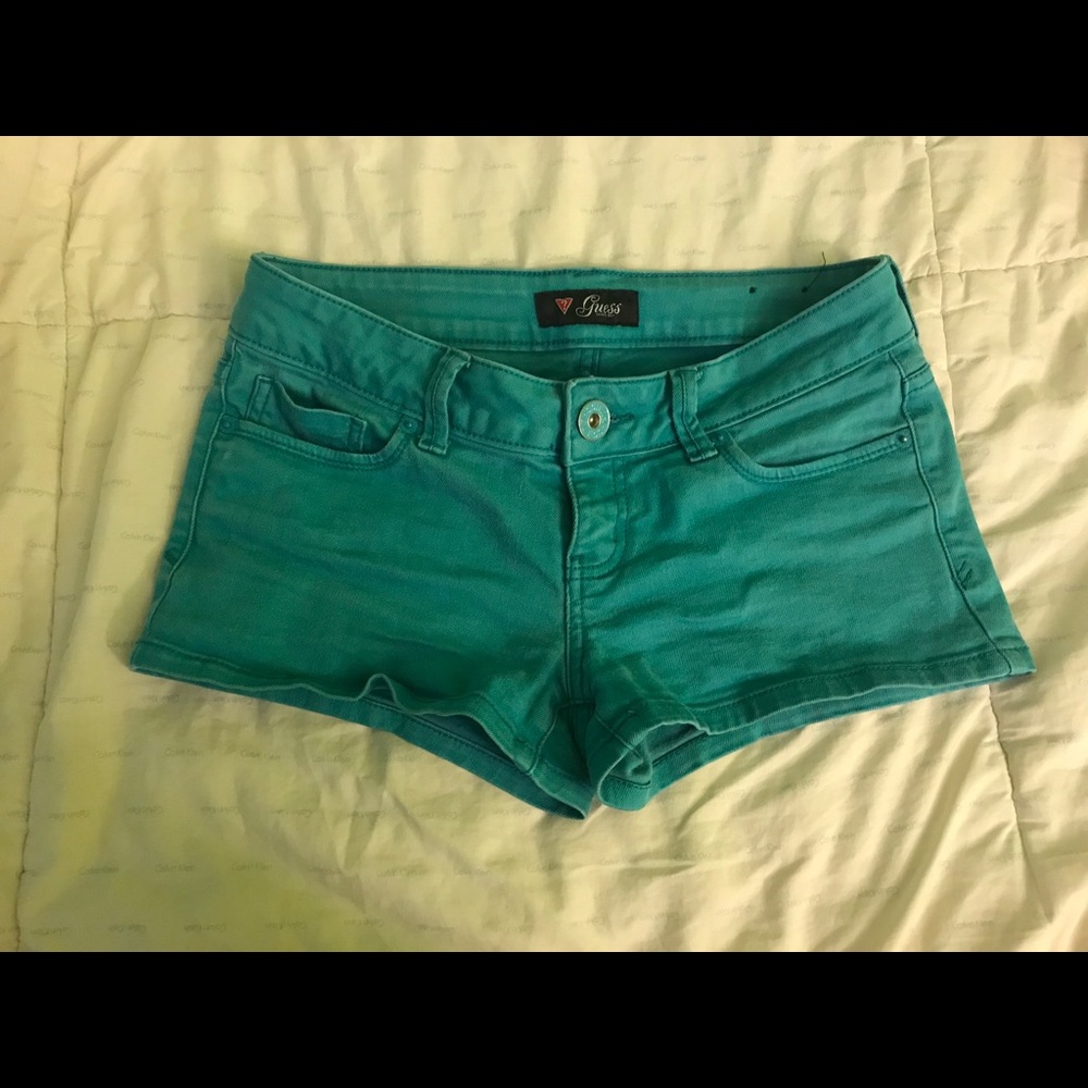 Guess - green shorts